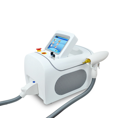Máquina portátil Q Switched Beauty Personal Care Nd Yag Laser para remoção de tatuagens Círculos escuros Remoção de pigmento