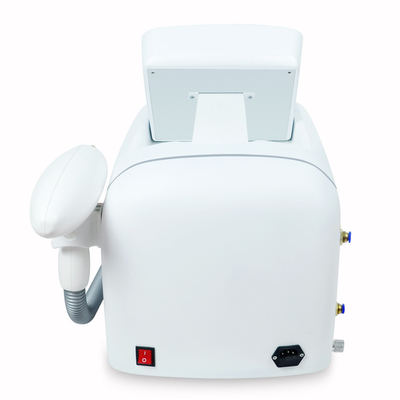 Máquina portátil Q Switched Beauty Personal Care Nd Yag Laser para remoção de tatuagens Círculos escuros Remoção de pigmento
