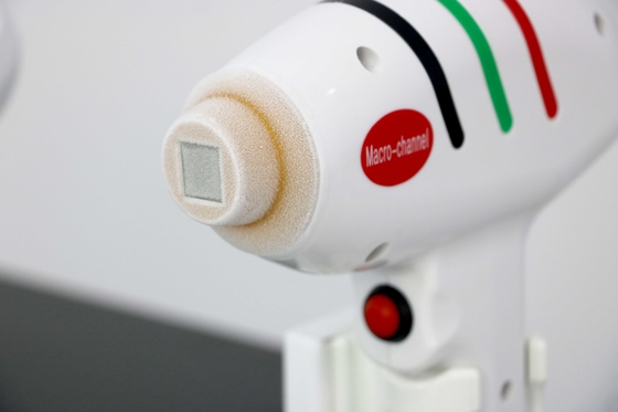 Máquina de remoção de tatuagens por laser Nd Yag Picosecond 1064Nm 755Nm 532Nm 808 Tecnologia de diodos de remoção de cabelo Tratamento da pele do rosto